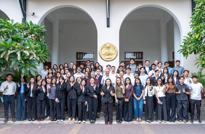 An International Business cohort on the main campus of the National University of Management