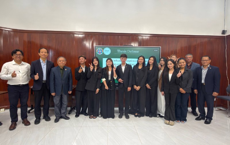 Cohort 31 defending their graduation thesis