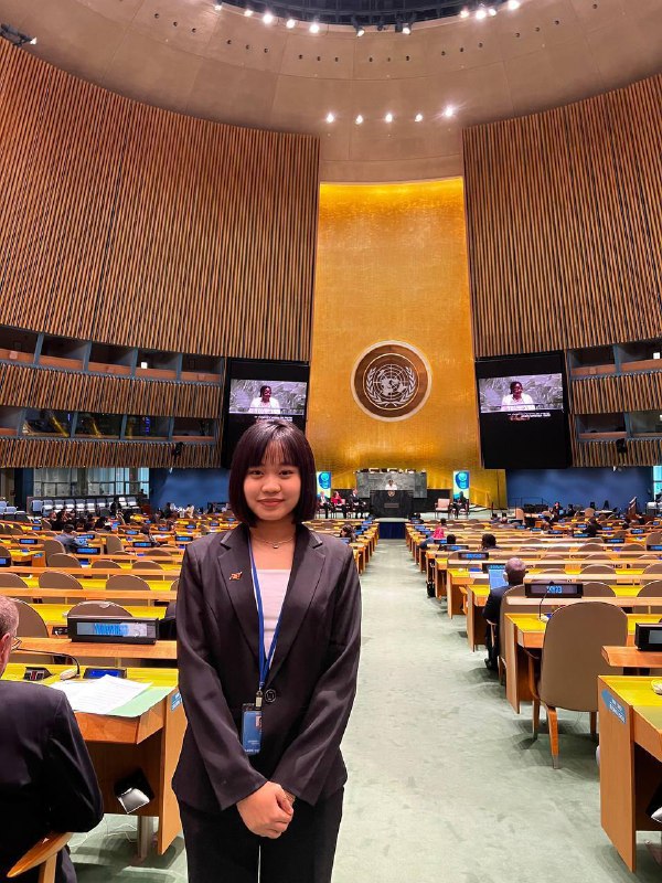 Neng YY on exchange at Japan · Poland · UN, New York